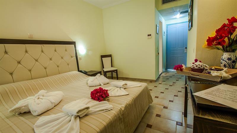 Sousouras Hotel Hanioti Buitenkant foto