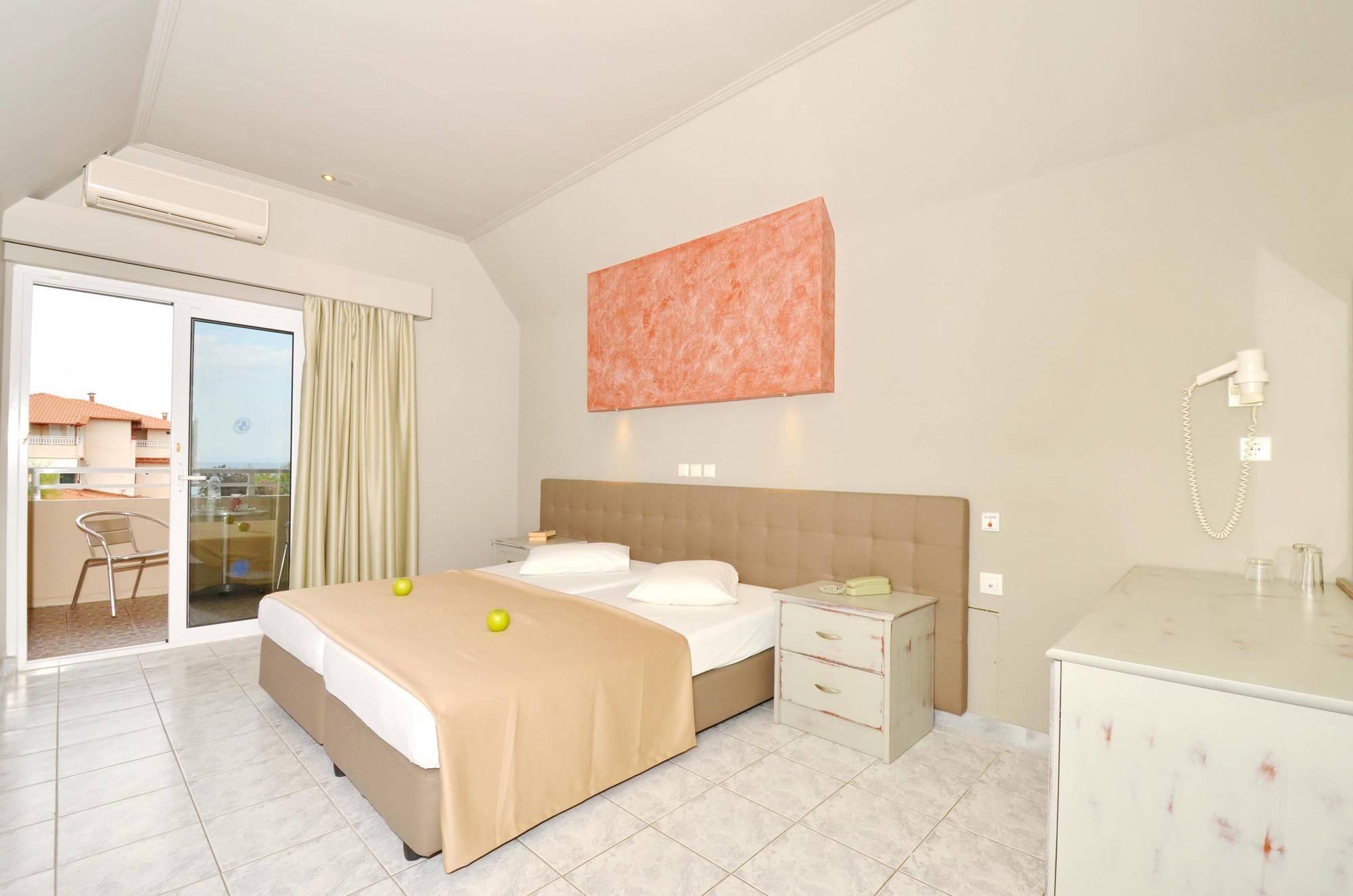 Sousouras Hotel Hanioti Buitenkant foto